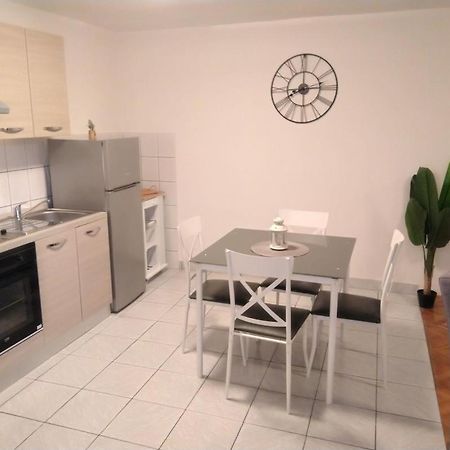 Apartman Mix Zagreb - Maksimir, Kbc Rebro, Free Parking Kültér fotó
